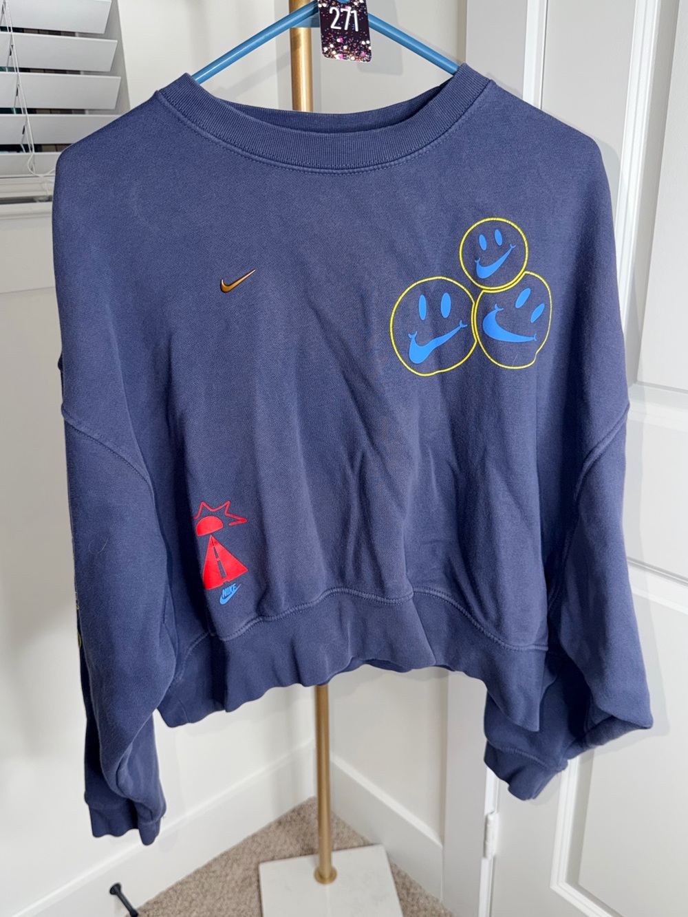 271. Nike Smile Trend Crewneck in Thunder Blue
